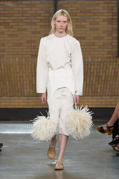 Look 35